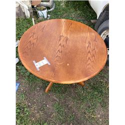 CIRCULAR TABLE WOODEN