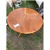 Image 1 : CIRCULAR TABLE WOODEN