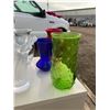 Image 7 : 7 VASES ONE BLUE ONE RED ONE GREEN 4 CLEAR