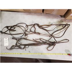 2 HORSE BRIDLE/HALTER