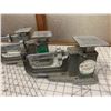 Image 2 : LOT OF 3 VINTAGE POSTAL SCALES