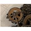 Image 5 : OLD CHAIN HOIST SOME DAMAGE