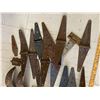 Image 2 : LARGE LOT OF OLD HINGES
