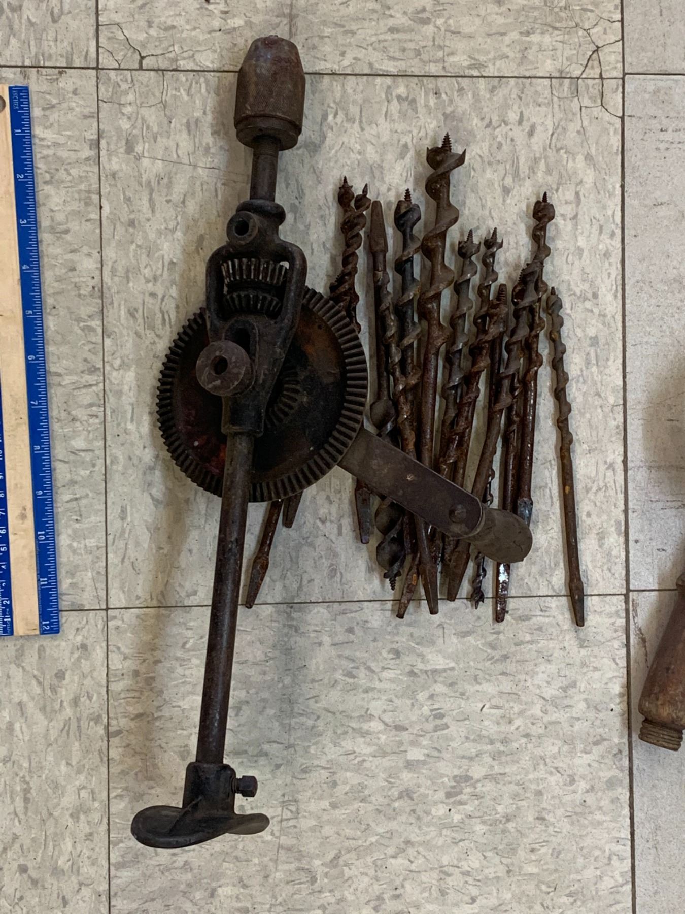 LOT OF ANTIQUE DRILLS AND BITS