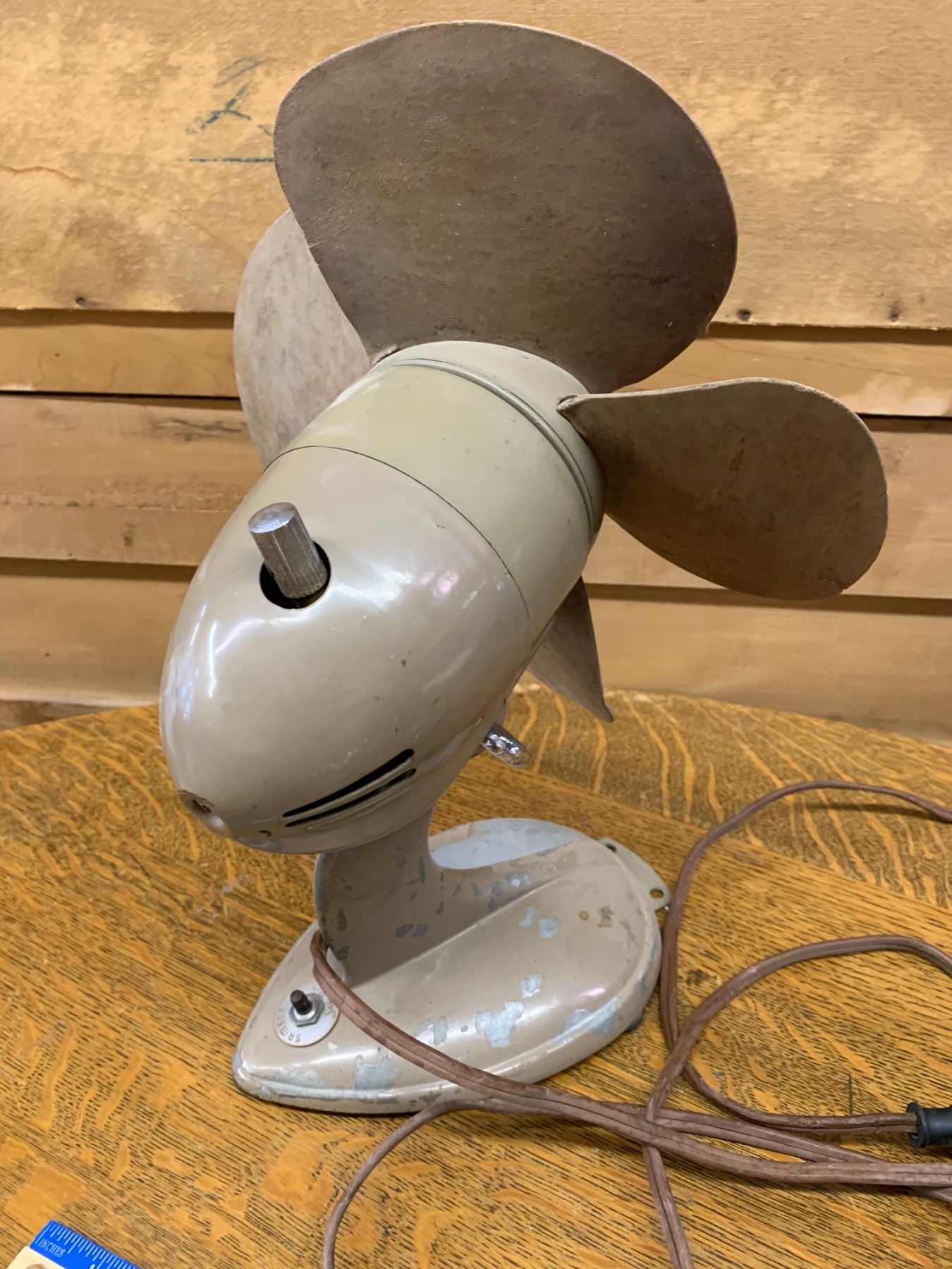 ANTIQUE RUBBER BLADE DESK FAN - Schmalz Auctions