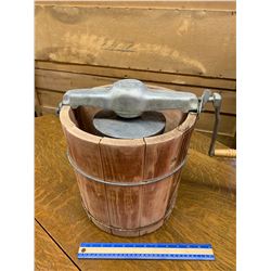 VINTAGE ICE CREAM MAKER