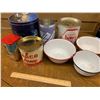 Image 1 : LOT OF ENAMEL BOWLS AND VINTAGE TINS