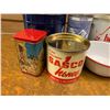 Image 2 : LOT OF ENAMEL BOWLS AND VINTAGE TINS