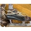 Image 2 : VINTAGE CCM SKATES