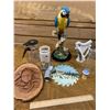 Image 2 : MISC LOT PARROT PAINTED SAW BLADE ETC