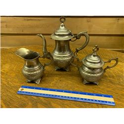 VINTAGE TEA SET