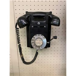 ANTIQUE PARTY LINE TELEPHONE