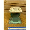 Image 3 : VINTAGE METAL SCALE