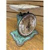 Image 4 : VINTAGE METAL SCALE