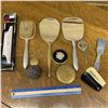 Image 1 : MISC LOT VANITY PIECES COMPACTS ETC