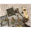 Image 4 : LOT OF VINTAGE DOOR KNOBS ETC