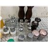 Image 5 : LOT OF SALT AND PEPPER SHAKERS