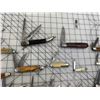Image 9 : LOT OF POCKET KNIVES VARY IN CONDITION