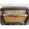 Image 3 : VINTAGE STANDARD RCA VICTOR TUBE RADIO