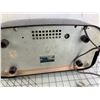 Image 6 : VINTAGE STANDARD RCA VICTOR TUBE RADIO