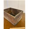 Image 4 : WOODEN CRATE BRITISH COLUMBIA SALMON