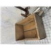 Image 4 : LOT OF OLD SHOE RELATED AND CRATE