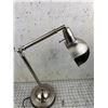 Image 3 : SWIVEL LAMP