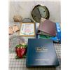Image 1 : MISC LOT PHOTO ALBUMS CLOCK TRIVIAL PURSUIT ETC