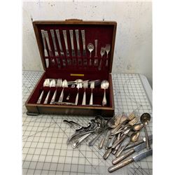 PLATED SILVERWARE AND CASE