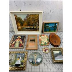 LOT OF WALL PIECES JESUS ETC