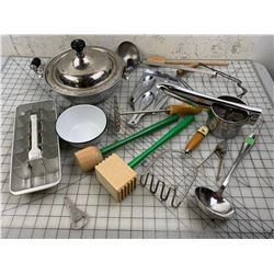 MISC VINTAGE KITCHEN ITEMS ETC