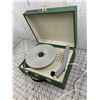Image 1 : VINTAGE RCA VICTOR PHONOGRAPH TURNS ON