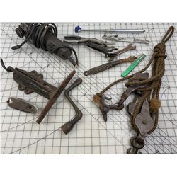 MISC TOOL LOT SAW VICE GRINDER GUN PLATE