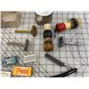 Image 7 : VINTAGE SHAVING LOT SAFETY RAZORS BRUSHES ETC