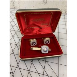VINTAGE ROTARY INTERNATIONAL CUFFLINKS AND TIE CLIP