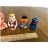 Image 4 : VINTAGE FLINTSTONES AND SESEME STREET TOYS FINGER PUPPETS