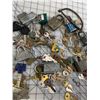 Image 3 : LOT OF KEYS AND LOCKS