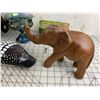 Image 2 : MISC LOT GLASS ELEPHANTS LOON ETC