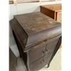 Image 2 : OLD GRAMOPHONE CABINET