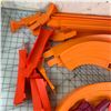 Image 8 : VINTAGE HOTWHEELS TRACK AND BOXES ETC CONDITION UNKNOWN