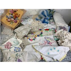 LOT OF RUNNERS CROSS STITCH CROCHET ETC