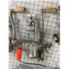Image 3 : LOT OF MEAT GRINDERS AND NOODLE MACHINE