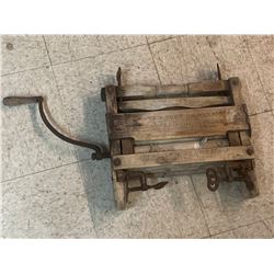 ANTIQUE WRINGER