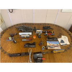 1957 GILBERT AMERICAN FLYER TRAIN SET SOME NEEDS WORK BUT POWERS ON