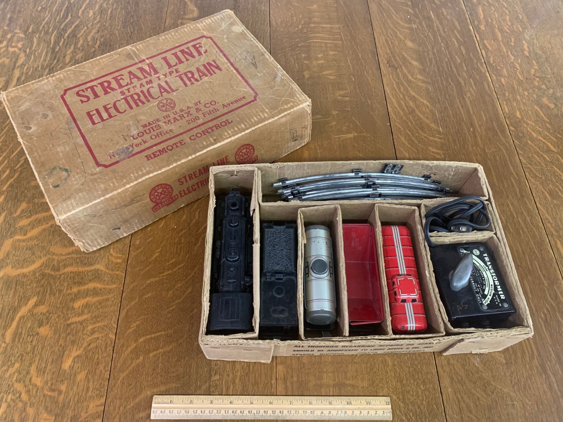 VINTAGE MARX TOYS STREAM LINE STEAM TYPE ELECTRIC TRAIN SET WITH BOX