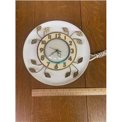 VINTAGE WALL CLOCK