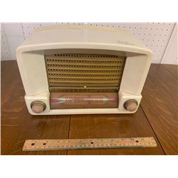 VINTAGE GENERAL ELECTRIC TUBE RADIO