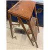 Image 1 : VINTAGE COLLAPSABLE STEP STOOL