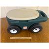 Image 1 : STEP 2 ROLLING GARDEN STOOL TOOL BOX