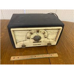 BABY CHAMP NORTHERN ELECTRIC TUBE RADIO